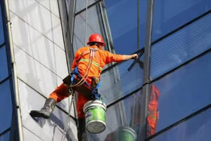 武汉蜘蛛人幕墙清洗